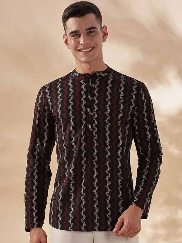 Men's_Black_Ethnic_Kurta_With_Maroon_And_Beige_Zigzag_Print