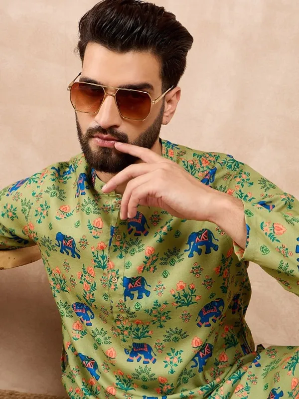 Men's_Green_Printed_Kurta_With_Elephant_And_Floral_Pattern