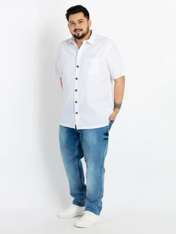 Men's_White_Half_Sleeve_Formal_Shirt_With_Contrast_Buttons