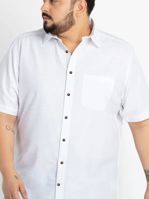 Men's_White_Half_Sleeve_Formal_Shirt_With_Contrast_Buttons