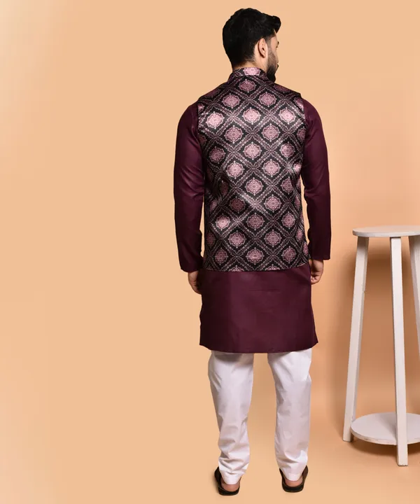 Men's_Ethnic_Kurta_Pajama_With_Embroidered_Nehru_Jacket_Set