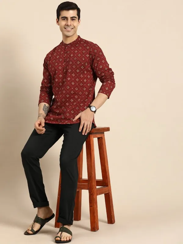 Men's_Maroon_Printed_Cotton_Short_Kurta