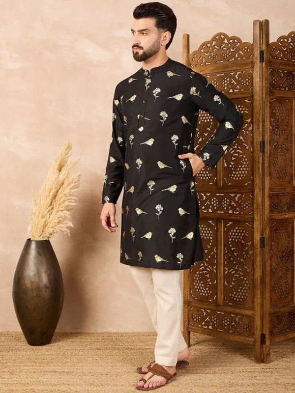 Black_Bird_And_Flower_Print_Kurta_For_Men