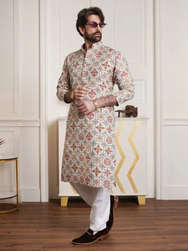 Men's_Printed_Kurta_With_Pajama_Set_-_Traditional_Ethnic_Wear