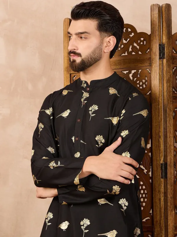 Black_Bird_And_Flower_Print_Kurta_For_Men