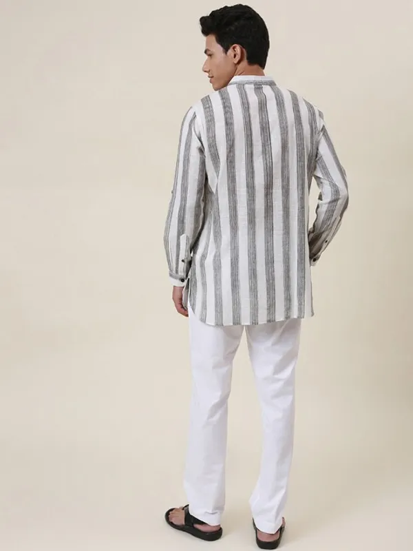 Men's_White_And_Grey_Vertical_Striped_Mandarin_Collar_Short_Kurta_With_White_Pants