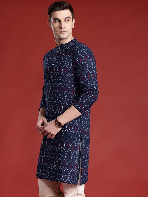 Men's_Navy_Blue_Printed_Cotton_Kurta_With_Mandarin_Collar