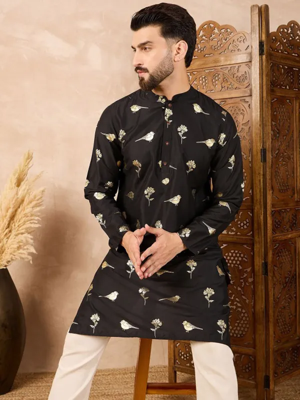 Black_Bird_And_Flower_Print_Kurta_For_Men