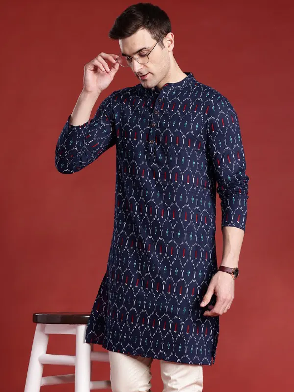 Men's_Navy_Blue_Printed_Cotton_Kurta_With_Mandarin_Collar