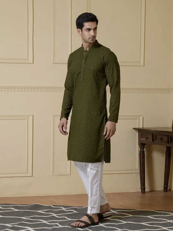 Men's_Olive_Green_Embroidered_Kurta_With_Mirror_Work
