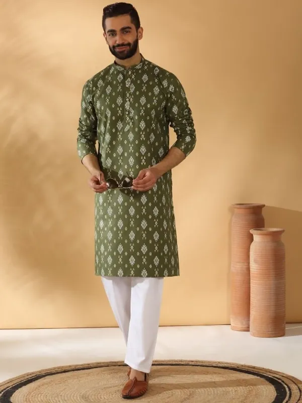 Men's_Olive_Green_Ethnic_Kurta_With_Geometric_Print