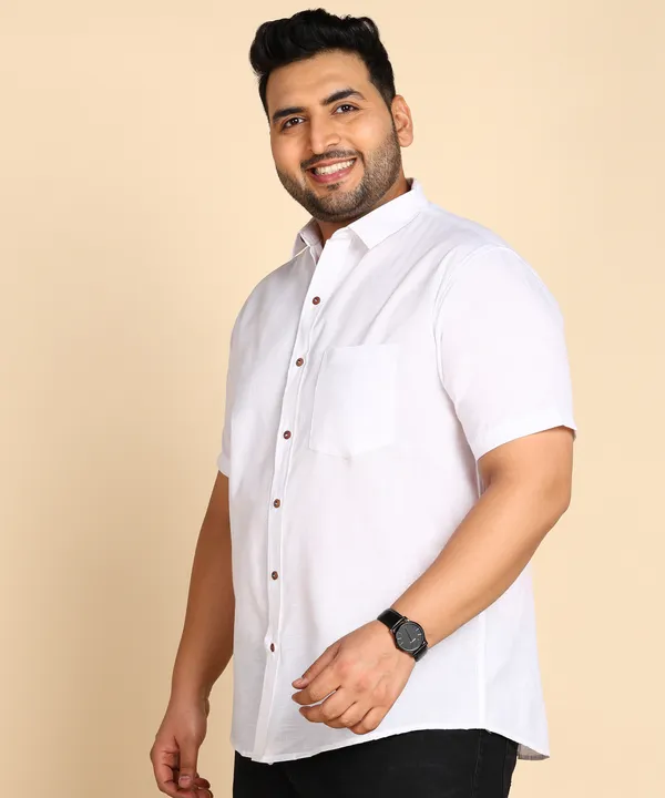 Men's_White_Short_Sleeve_Formal_Shirt_With_Contrast_Buttons