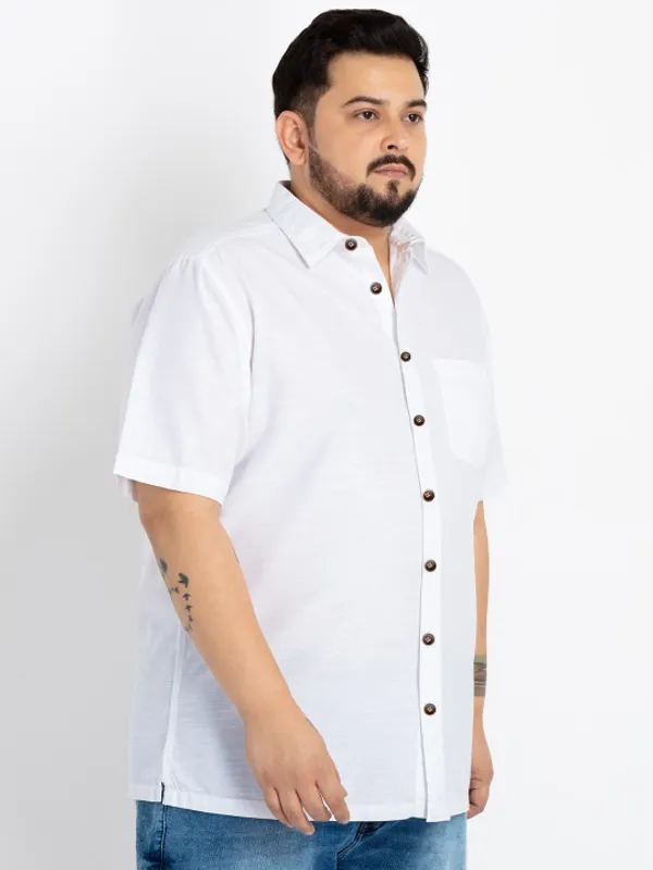 Men's_White_Half_Sleeve_Formal_Shirt_With_Contrast_Buttons