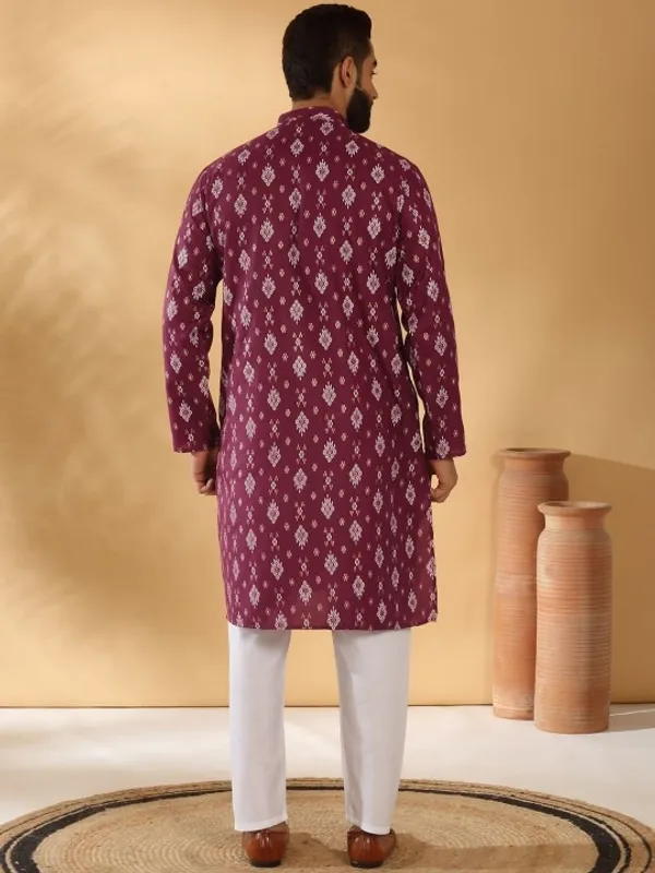 Men's_Maroon_Printed_Cotton_Kurta_With_Mandarin_Collar