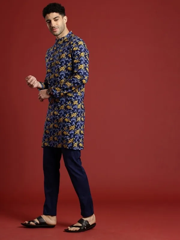 Men's_Navy_Blue_Floral_Printed_Kurta_With_Pajama_Set