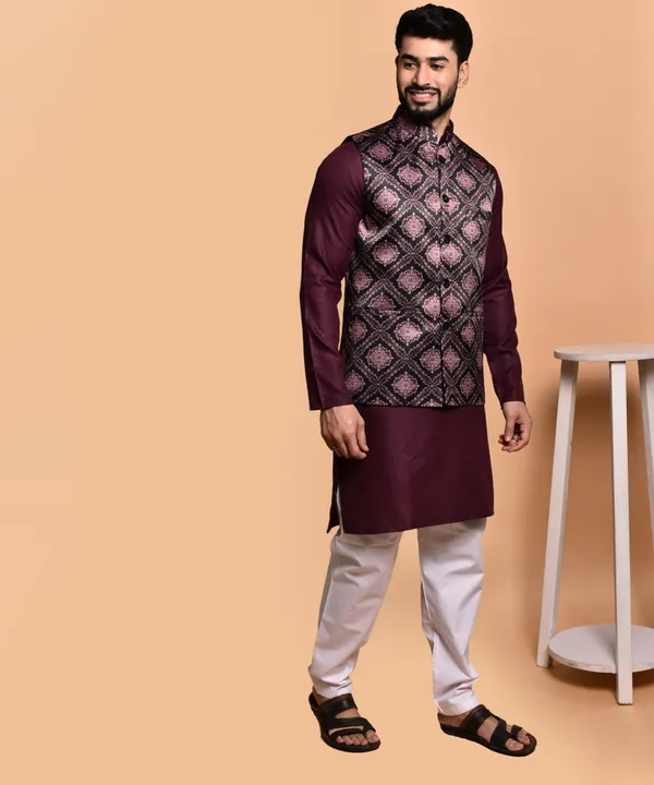 Men's_Ethnic_Kurta_Pajama_With_Embroidered_Nehru_Jacket_Set