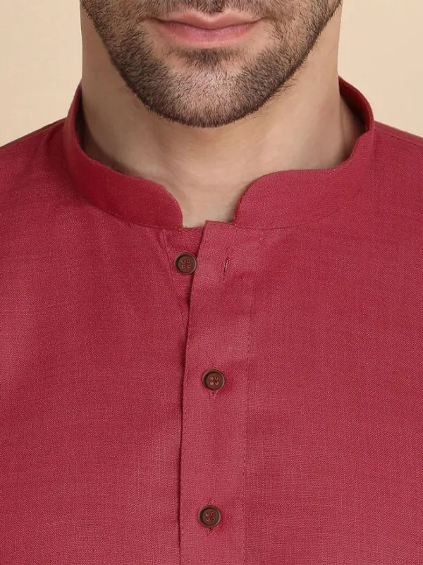 Men's_Red_Cotton_Kurta_With_Mandarin_Collar