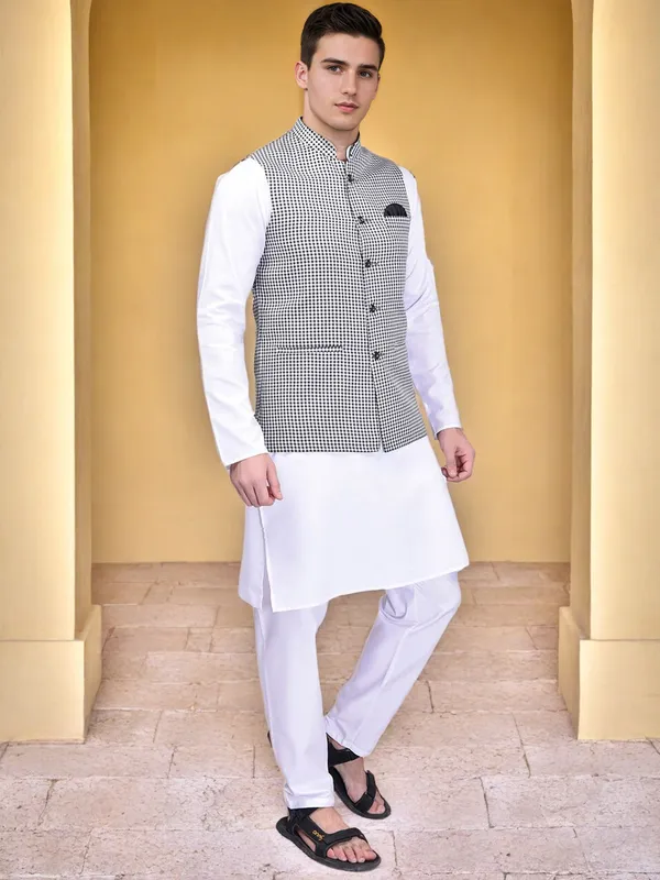 Men's_White_Kurta_Pajama_With_Black_And_White_Checkered_Nehru_Jacket