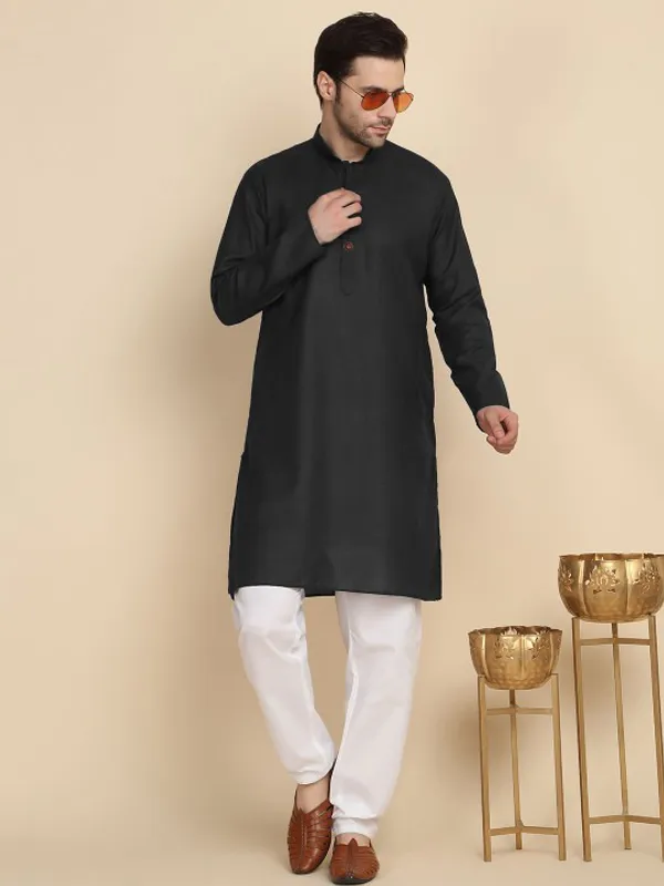 Men's_Black_Kurta_Pajama_Set_With_Mandarin_Collar