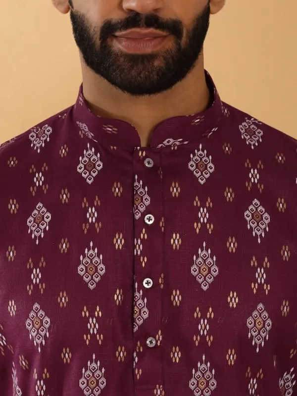 Men's_Maroon_Printed_Cotton_Kurta_With_Mandarin_Collar