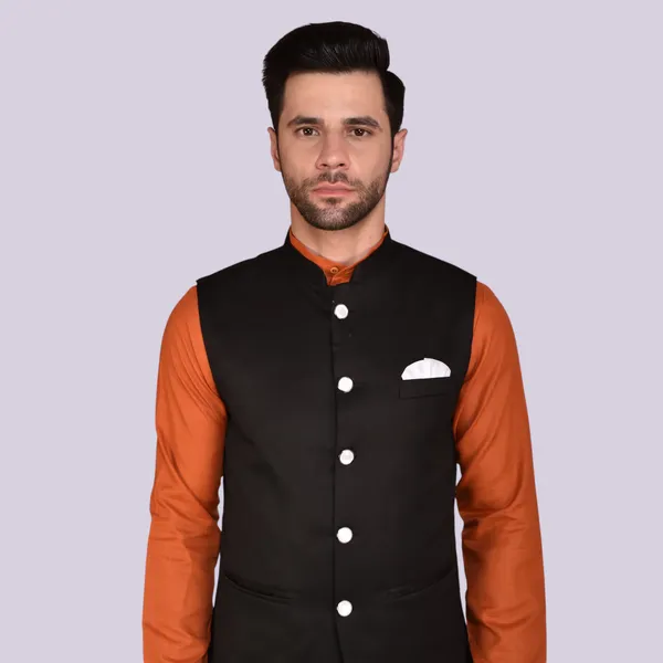 Men's_Ethnic_Kurta_Pajama_Set_With_Black_Nehru_Jacket