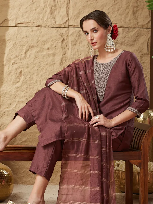 Coffee_Silk_Blend_Embroidered_Kurta_Set_With_Dupatta_For_Women