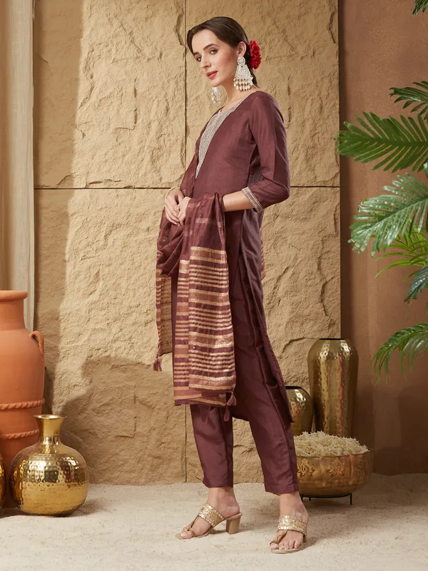 Coffee_Silk_Blend_Embroidered_Kurta_Set_With_Dupatta_For_Women