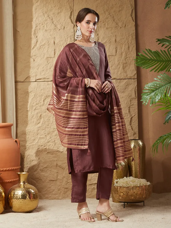 Coffee_Silk_Blend_Embroidered_Kurta_Set_With_Dupatta_For_Women