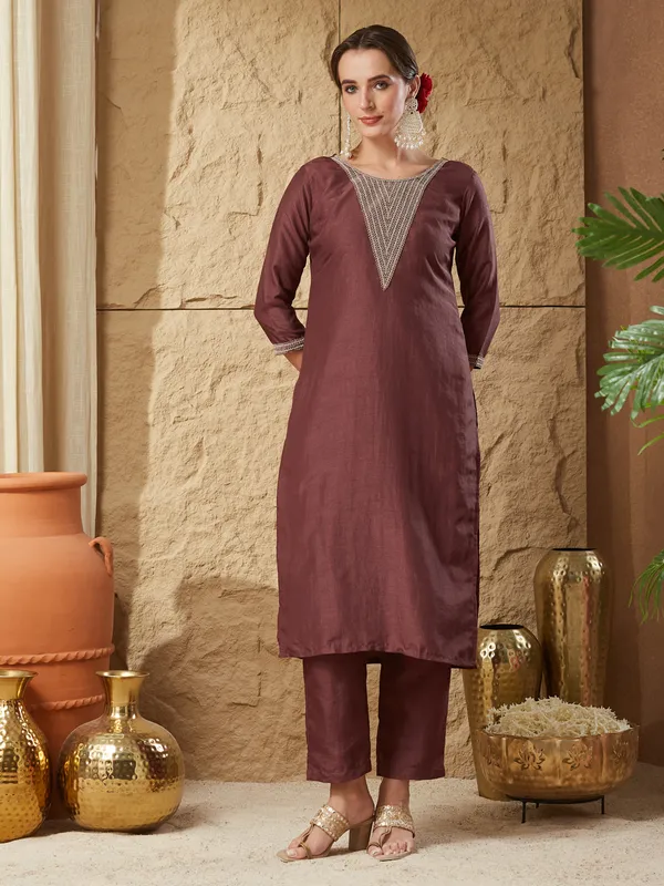 Coffee_Silk_Blend_Embroidered_Kurta_Set_With_Dupatta_For_Women