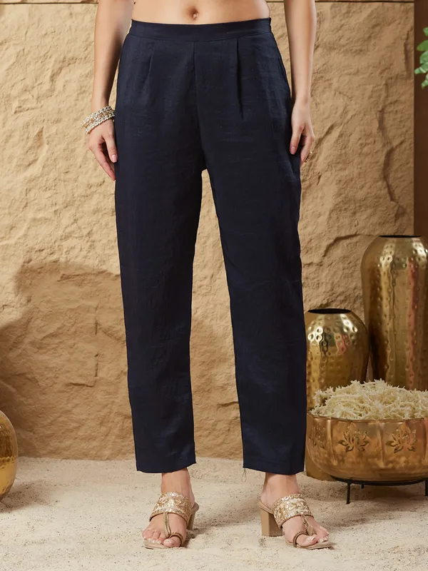 Navy_Blue_Silk_Blend_Embroidered_Kurta_Set_With_Dupatta_For_Women