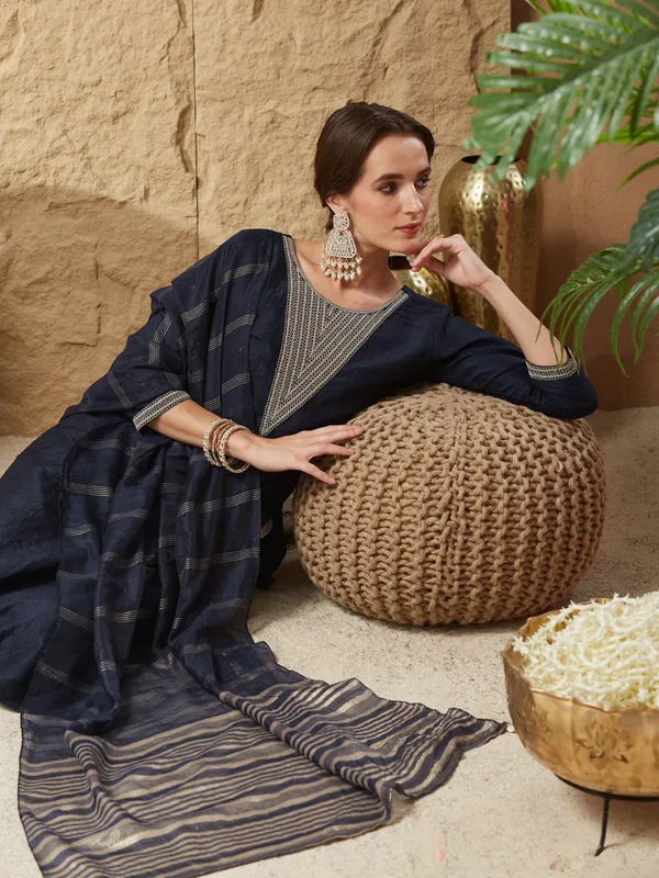 Navy_Blue_Silk_Blend_Embroidered_Kurta_Set_With_Dupatta_For_Women
