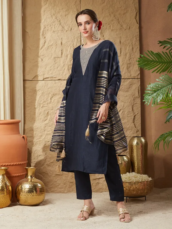Navy_Blue_Silk_Blend_Embroidered_Kurta_Set_With_Dupatta_For_Women