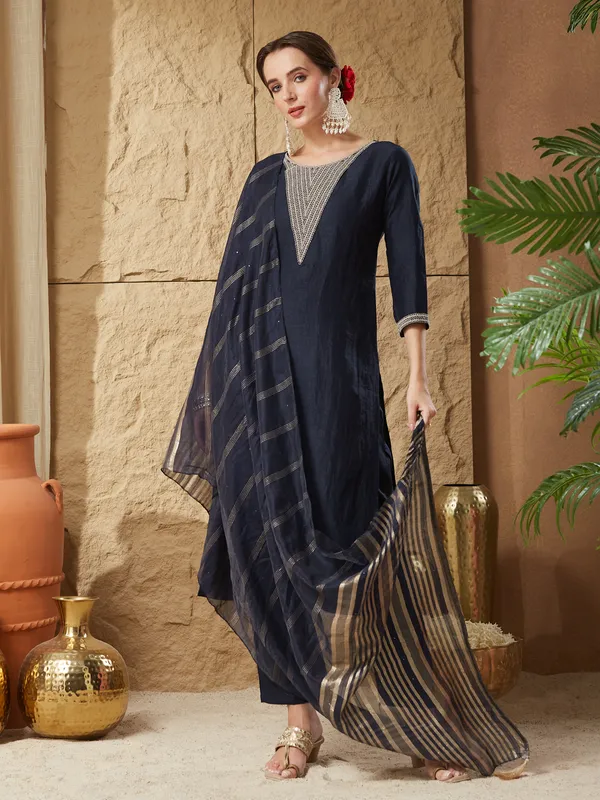 Navy_Blue_Silk_Blend_Embroidered_Kurta_Set_With_Dupatta_For_Women