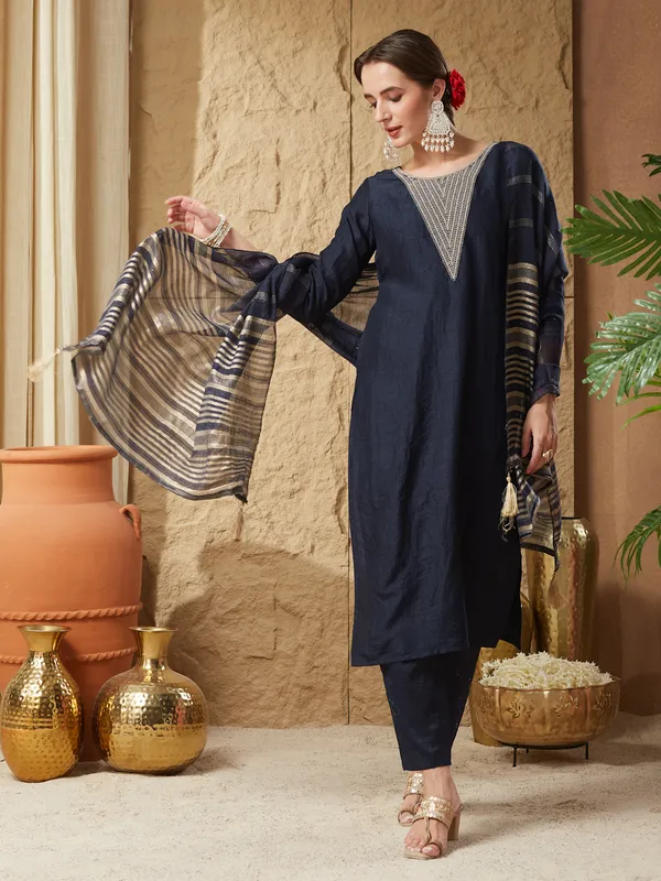 Navy_Blue_Silk_Blend_Embroidered_Kurta_Set_With_Dupatta_For_Women