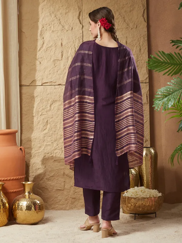 Violet_Silk_Blend_Embroidered_Kurta_Set_With_Dupatta_For_Women