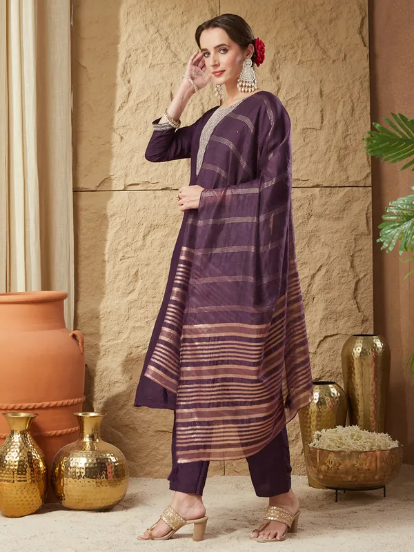 Violet_Silk_Blend_Embroidered_Kurta_Set_With_Dupatta_For_Women