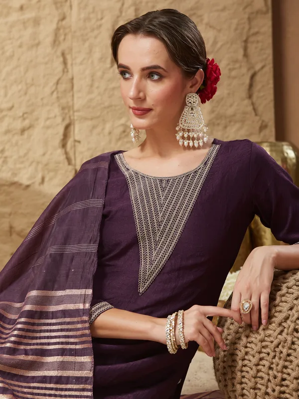 Violet_Silk_Blend_Embroidered_Kurta_Set_With_Dupatta_For_Women
