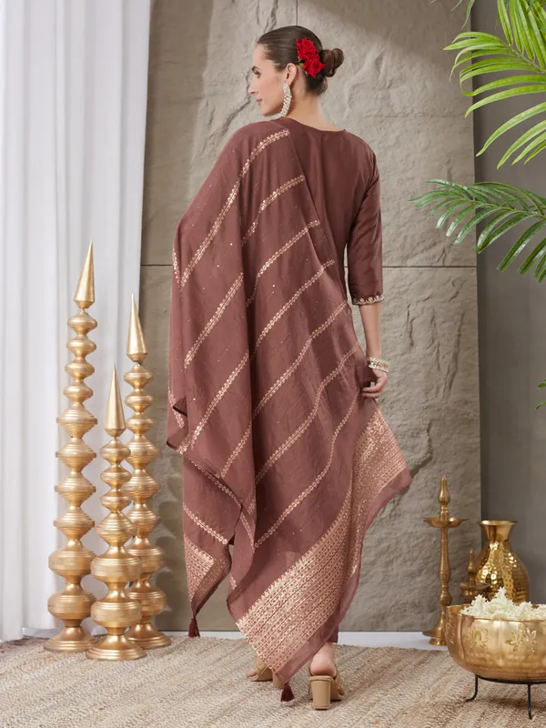 Coffee_Silk_Blend_Embroidered_Kurta_Set_With_Dupatta_For_Women