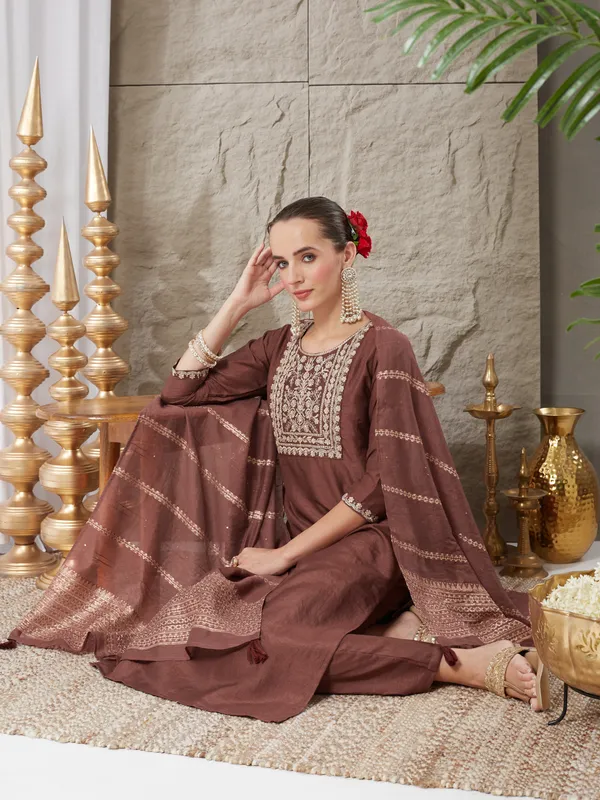 Coffee_Silk_Blend_Embroidered_Kurta_Set_With_Dupatta_For_Women
