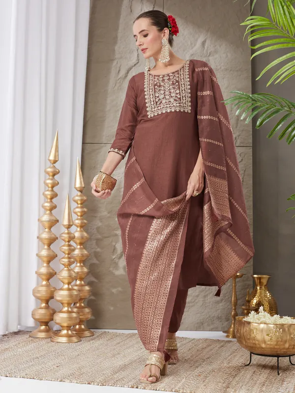Coffee_Silk_Blend_Embroidered_Kurta_Set_With_Dupatta_For_Women