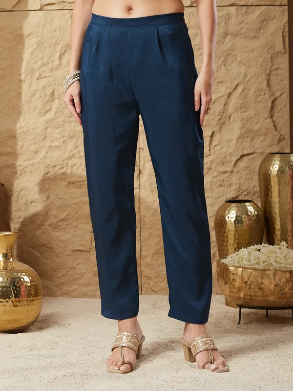 Teal_Blue_Silk_Blend_Embroidered_Kurta_Set_With_Dupatta_For_Women