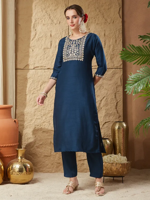Teal_Blue_Silk_Blend_Embroidered_Kurta_Set_With_Dupatta_For_Women