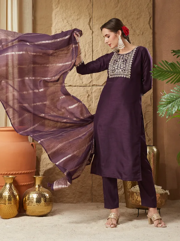 Violet_Silk_Blend_Embroidered_Kurta_Set_With_Dupatta_For_Women