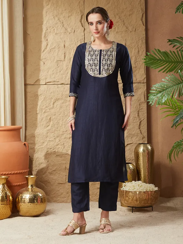 Navy_Blue_Silk_Blend_Embroidered_Kurta_Set_With_Dupatta_For_Women