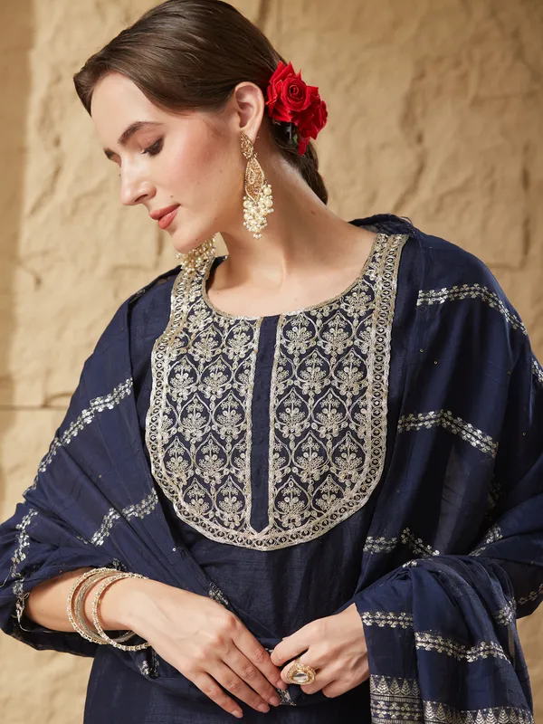 Navy_Blue_Silk_Blend_Embroidered_Kurta_Set_With_Dupatta_For_Women
