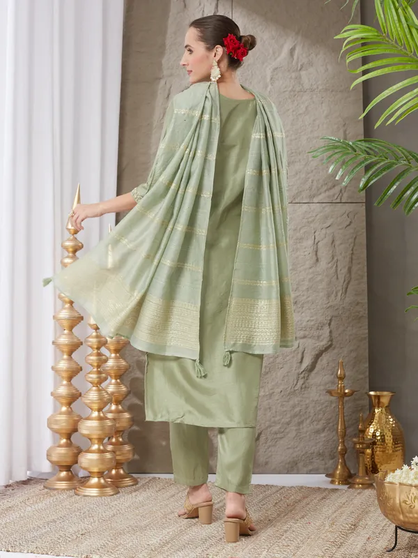 Pista_Silk_Blend_Embroidered_Kurta_Set_With_Dupatta_For_Women