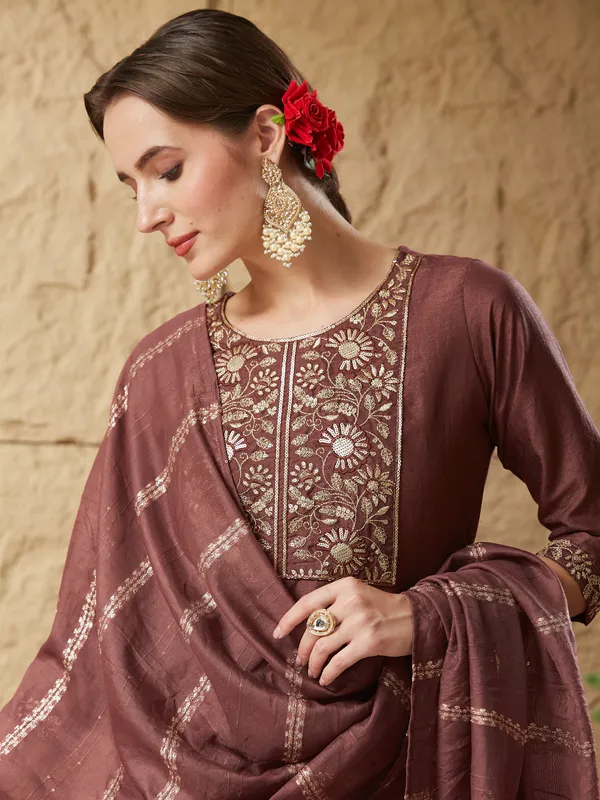 Coffee_Silk_Blend_Embroidered_Kurta_Set_With_Dupatta_For_Women