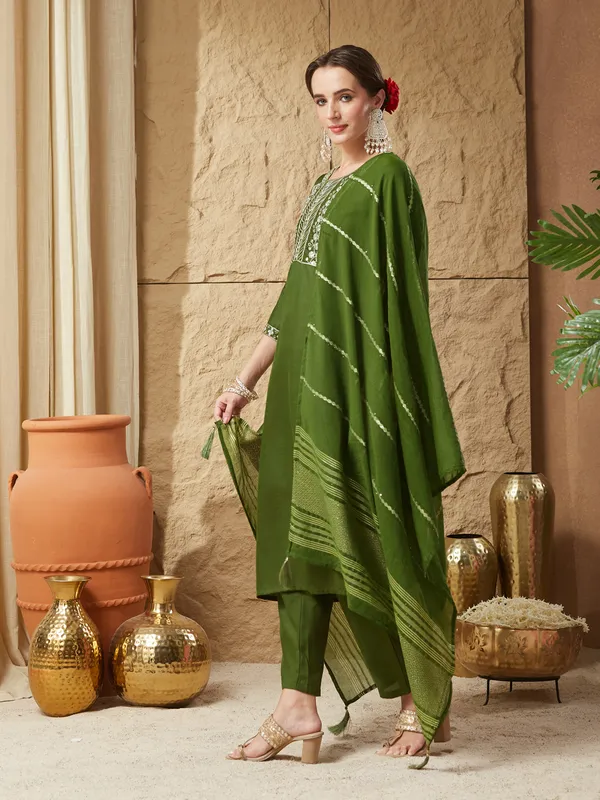 Green_Cotton_Blend_Embroidered_Kurta_Set_With_Dupatta_For_Women