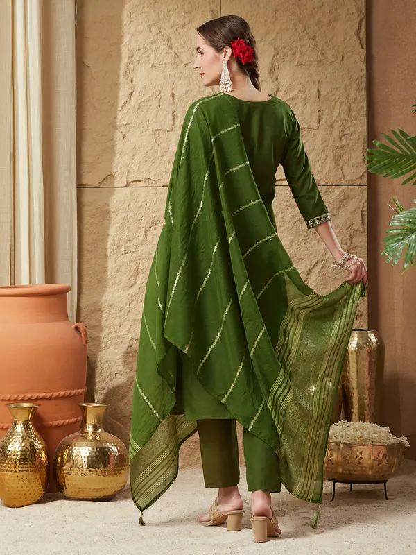 Green_Cotton_Blend_Embroidered_Kurta_Set_With_Dupatta_For_Women