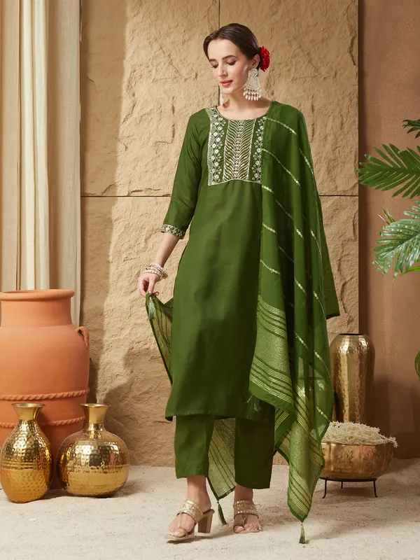 Green_Cotton_Blend_Embroidered_Kurta_Set_With_Dupatta_For_Women